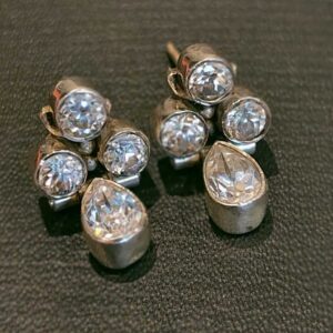WHITE STONE SILVER EARRINGS