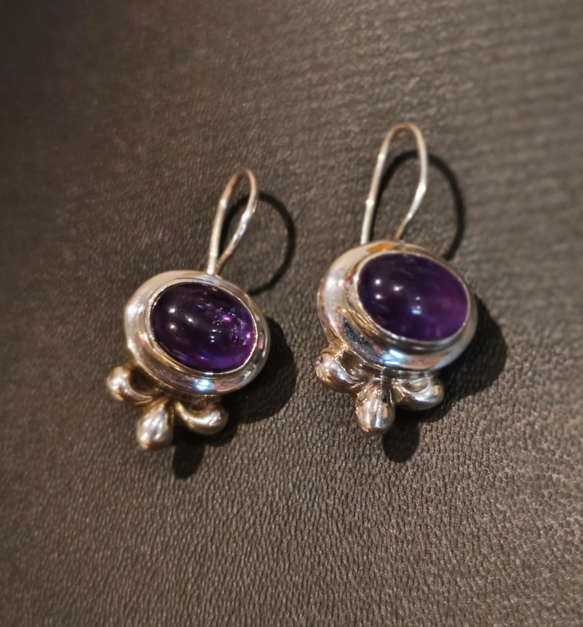 RADIANT PURPLE OVAL CRYSTAL EARRINGS