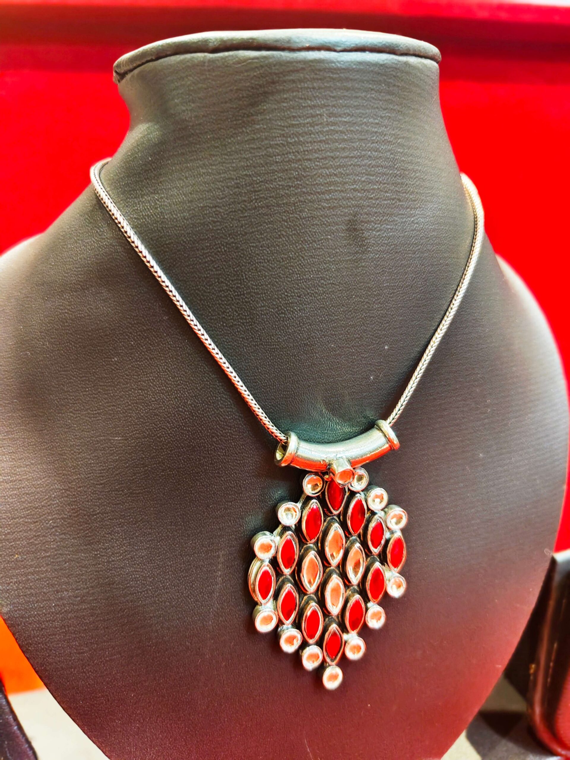 EXOTIC RED & WHITE GLASS SILVER PENDANT - Image 2