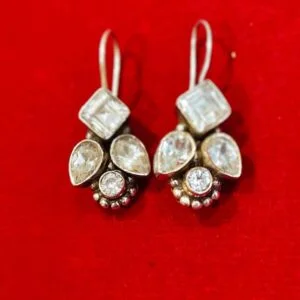 ELEGANT SILVER CRYSTAL EARRINGS
