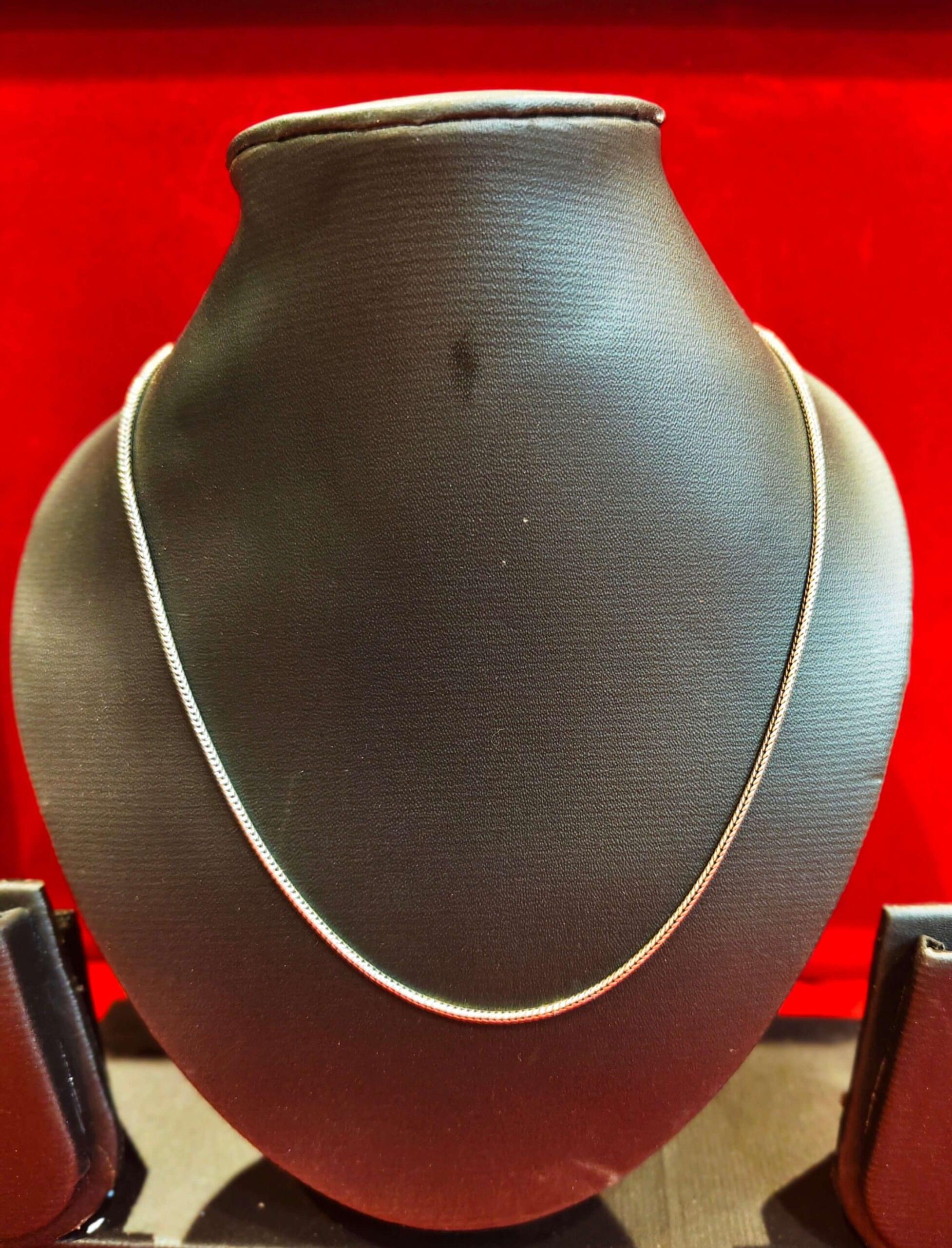 CLASSIC SILVER LINK CHAINS